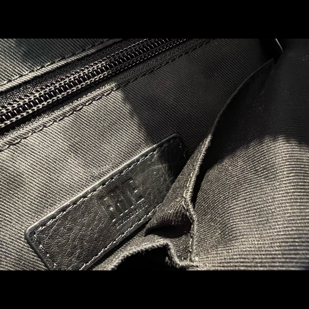 Frye Claude Hobo purse in Black leather - Picture 7 of 11